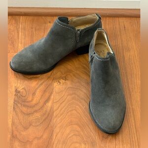 Naturalizer Zarie Gray Leather Ankle Boots Booties size 7M